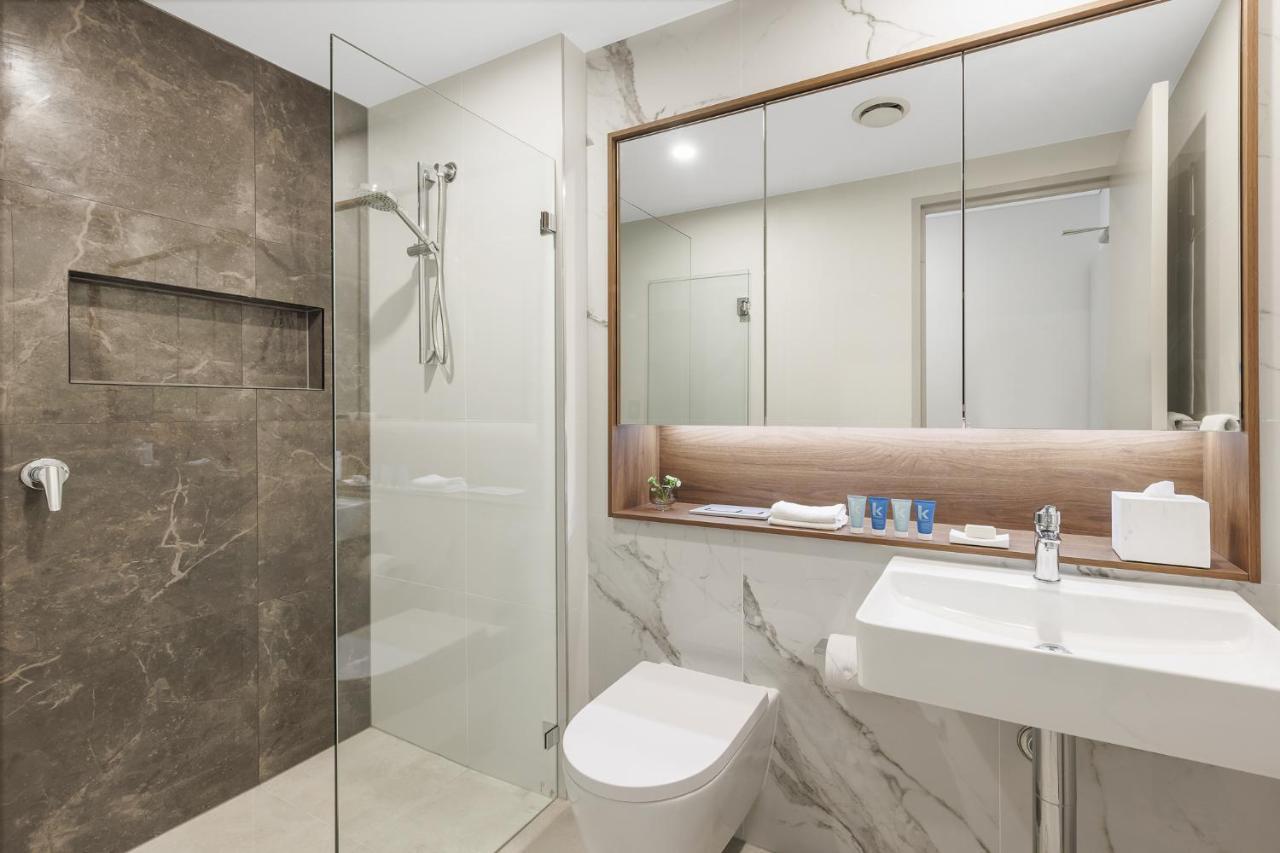 Meriton Suites Liverpool Extérieur photo Bathroom