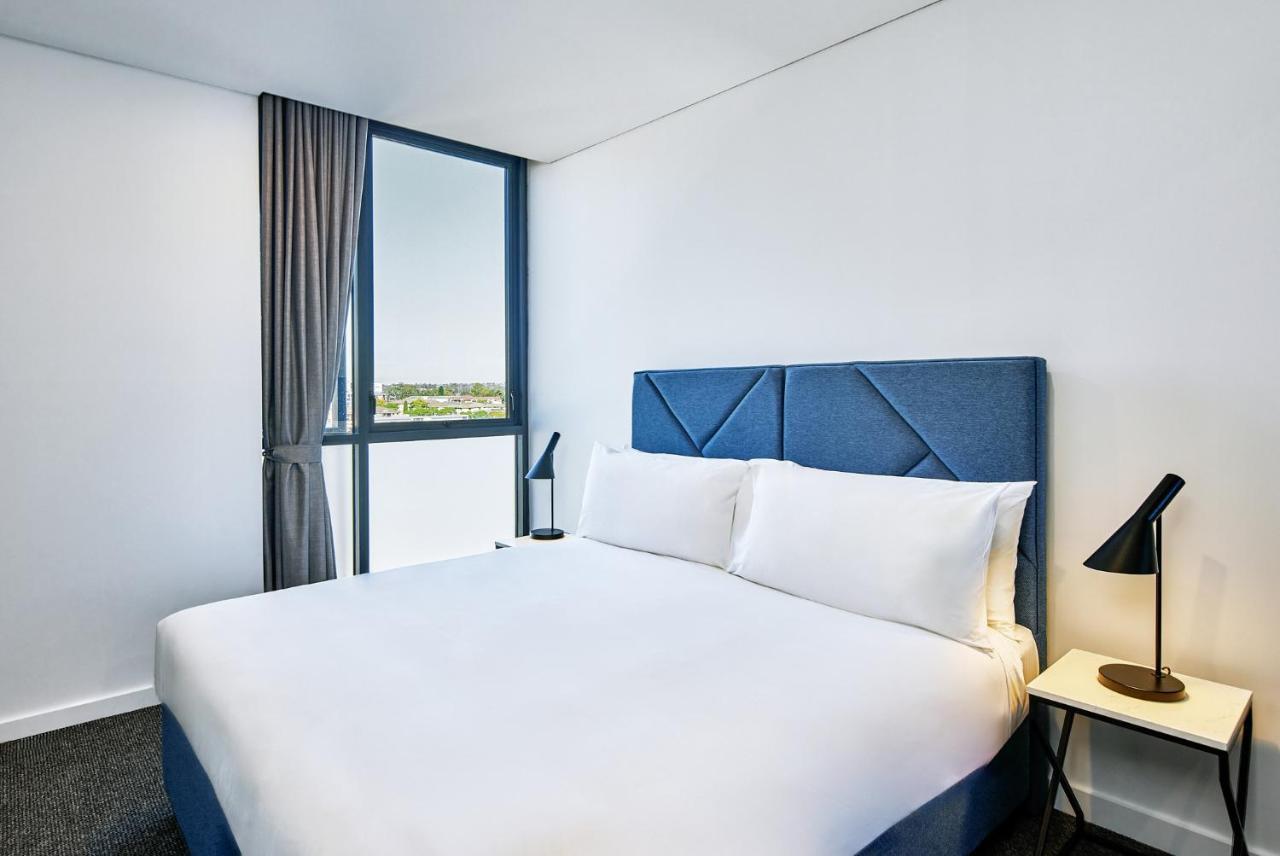 Meriton Suites Liverpool Extérieur photo Bedroom