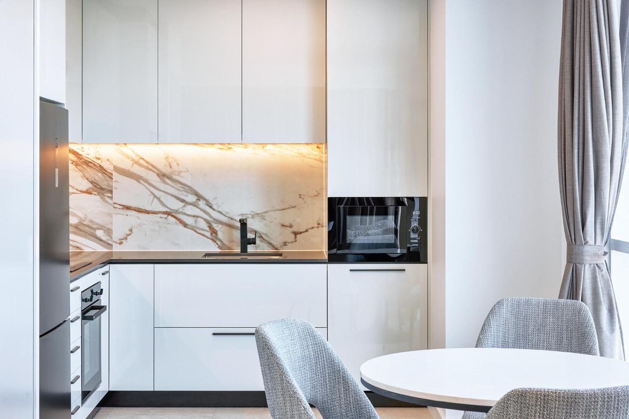 Meriton Suites Liverpool Extérieur photo A kitchen in a private home