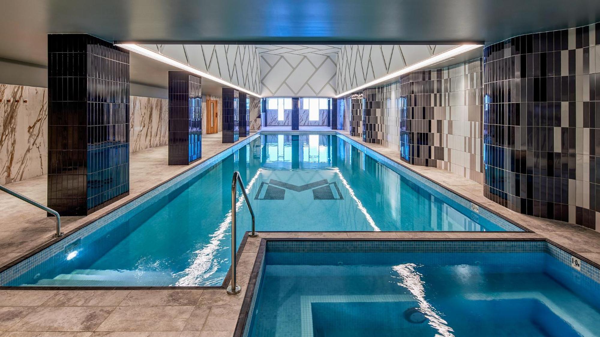 Meriton Suites Liverpool Extérieur photo The pool at the Mandarin Oriental